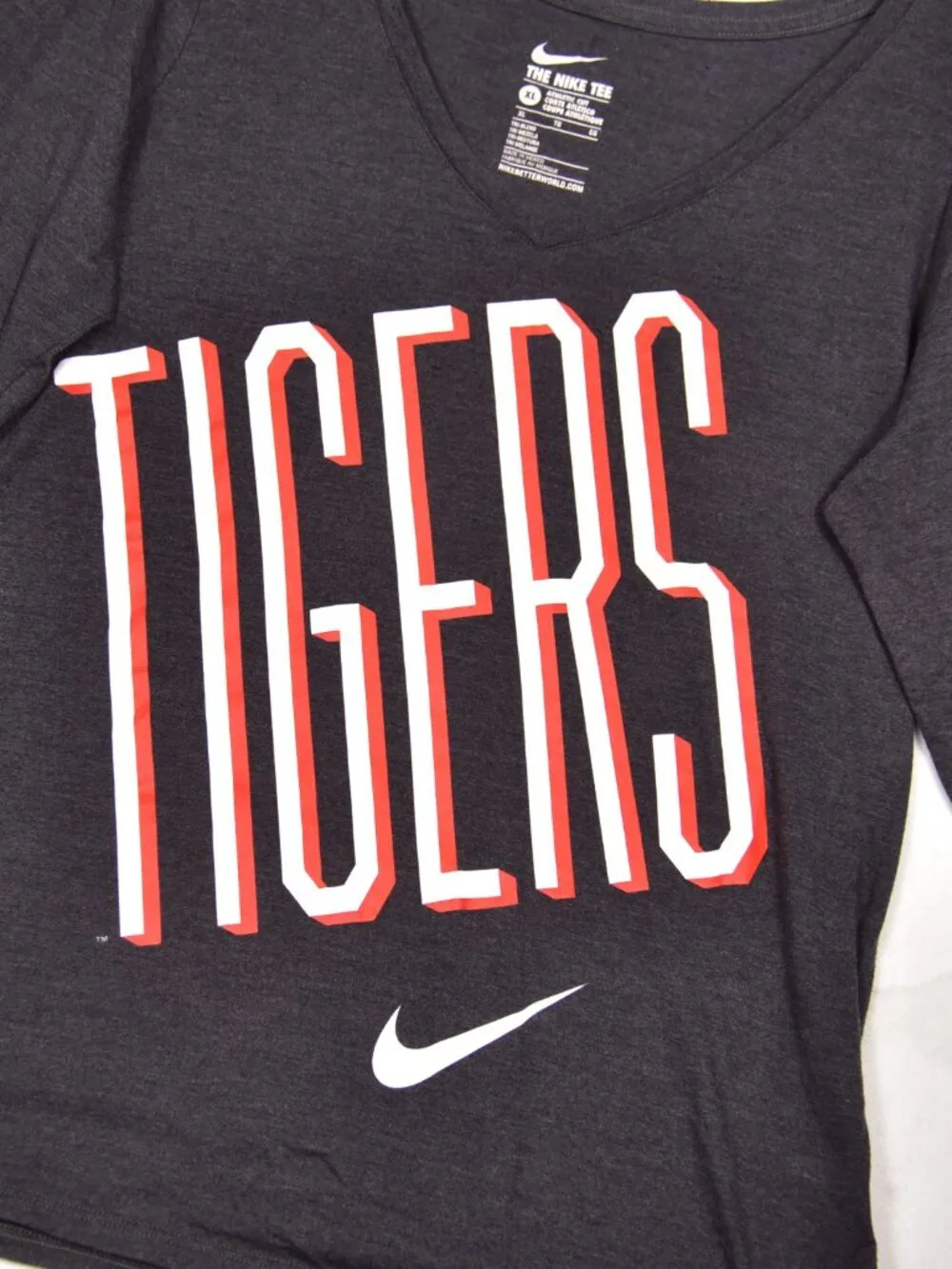 Clemson Tigers NIKE The Nike Tee V-Neck T-shirt Women's Size XL Long Sleeves